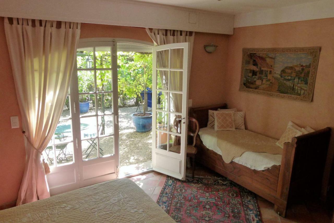 Le Bastidon Saint-Michel Bed & Breakfast Сен Максим Екстериор снимка